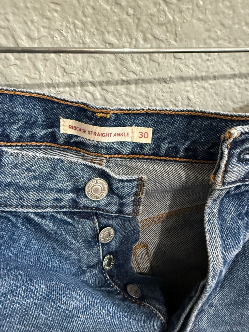 Levi’s Distressed Ribcage Straight Ankle Jeans in Light Blue size 30 - Picture 3 of 8
